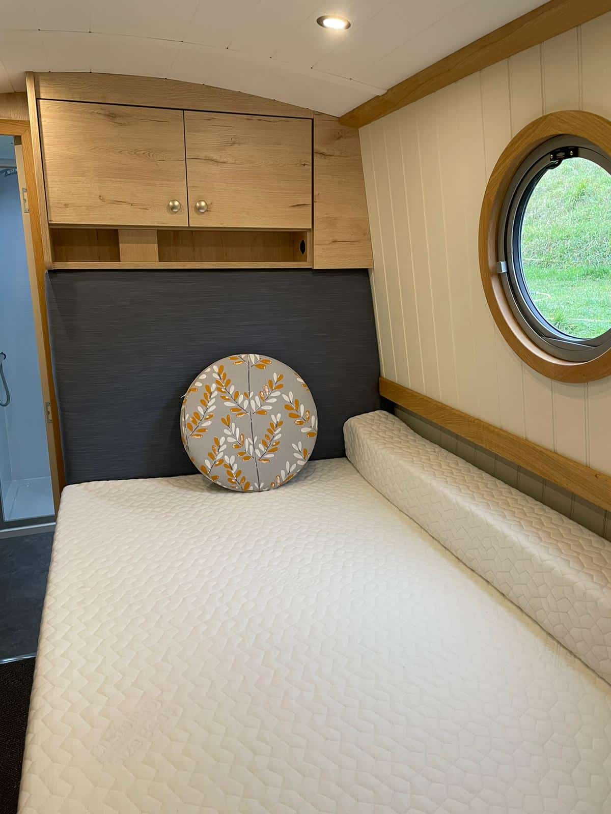 custom barge new boat build bedroom